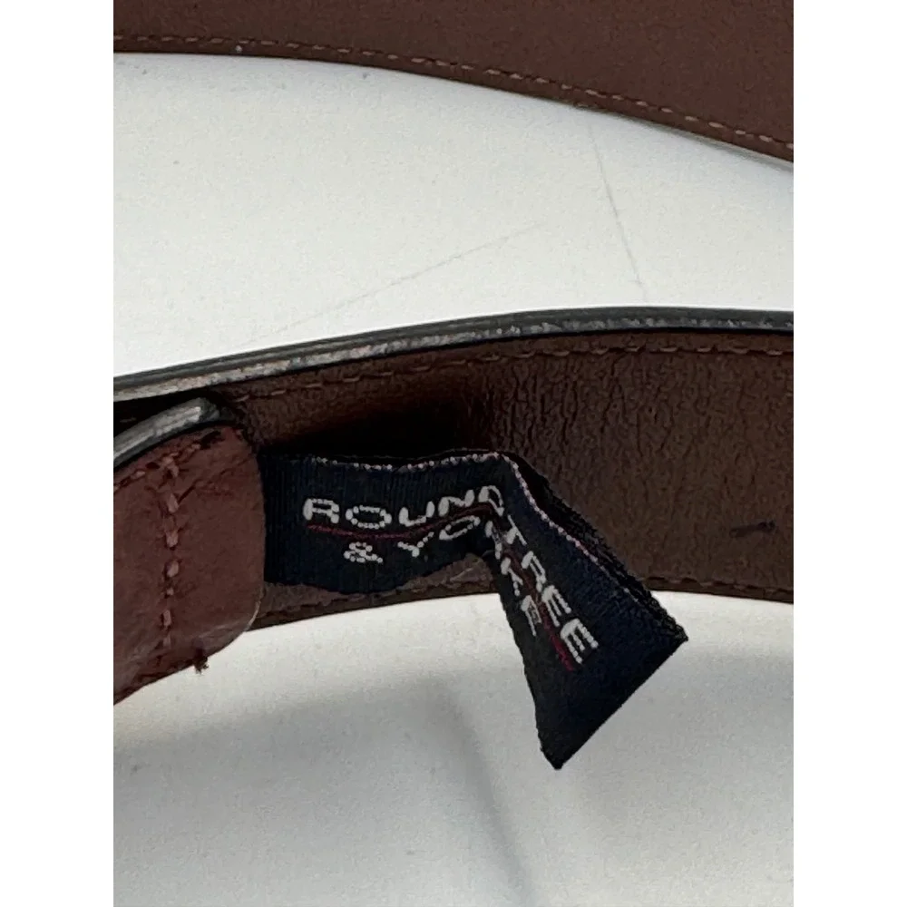 Roundtree & Yorke Mens Brown Full Grain Cowhide Leather Belt Gold Buckle Size 42